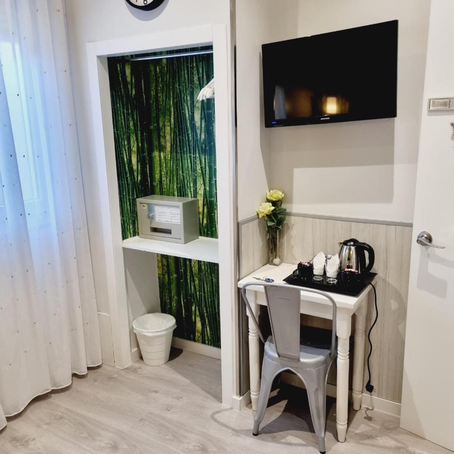Hostal Lauria Madrid Extérieur photo