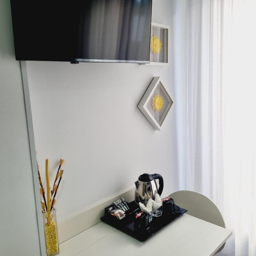 Hostal Lauria Madrid Extérieur photo