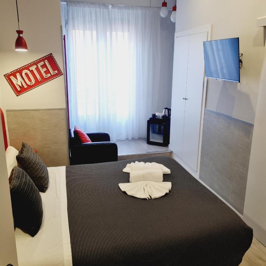 Hostal Lauria Madrid Extérieur photo