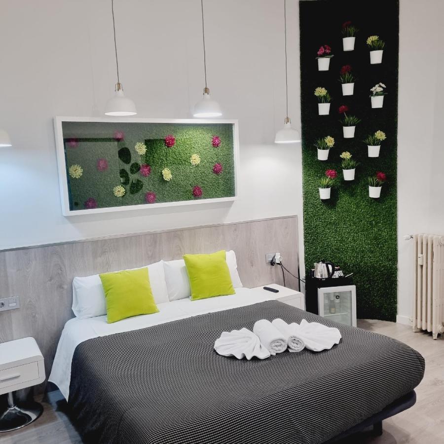 Hostal Lauria Madrid Extérieur photo