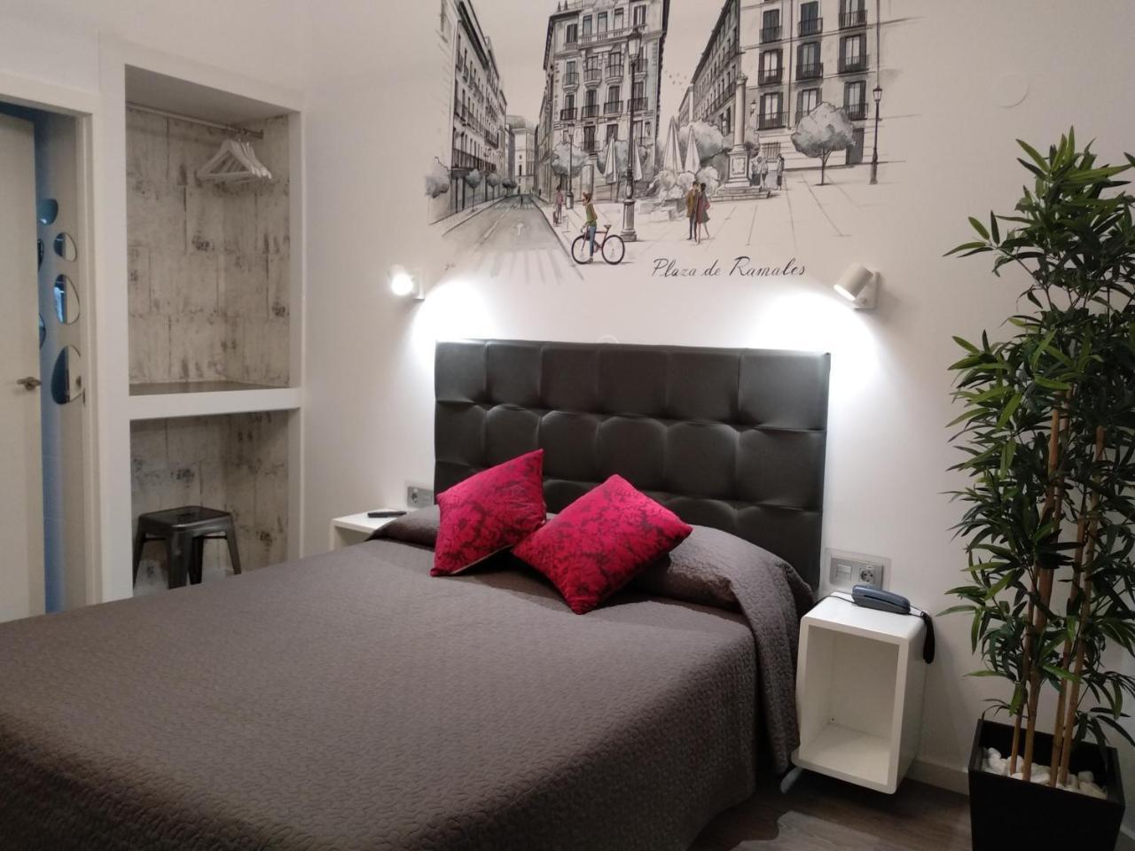 Hostal Lauria Madrid Extérieur photo